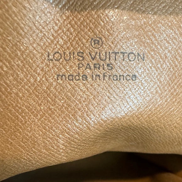 Louis Vuitton Amazon Vintage Monogram Crossbody Bag. P0016 - Picture 14 of 15